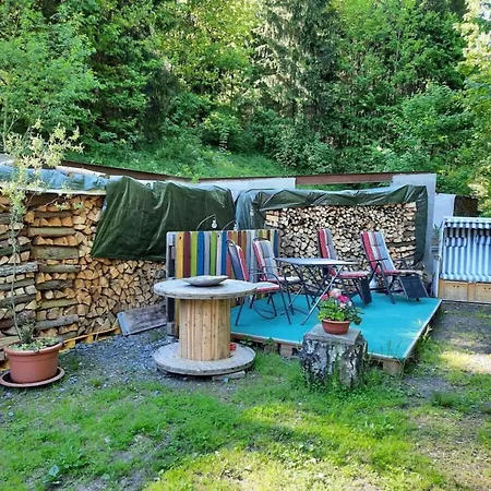 On The Edge Of Town Comfortable Vacation *